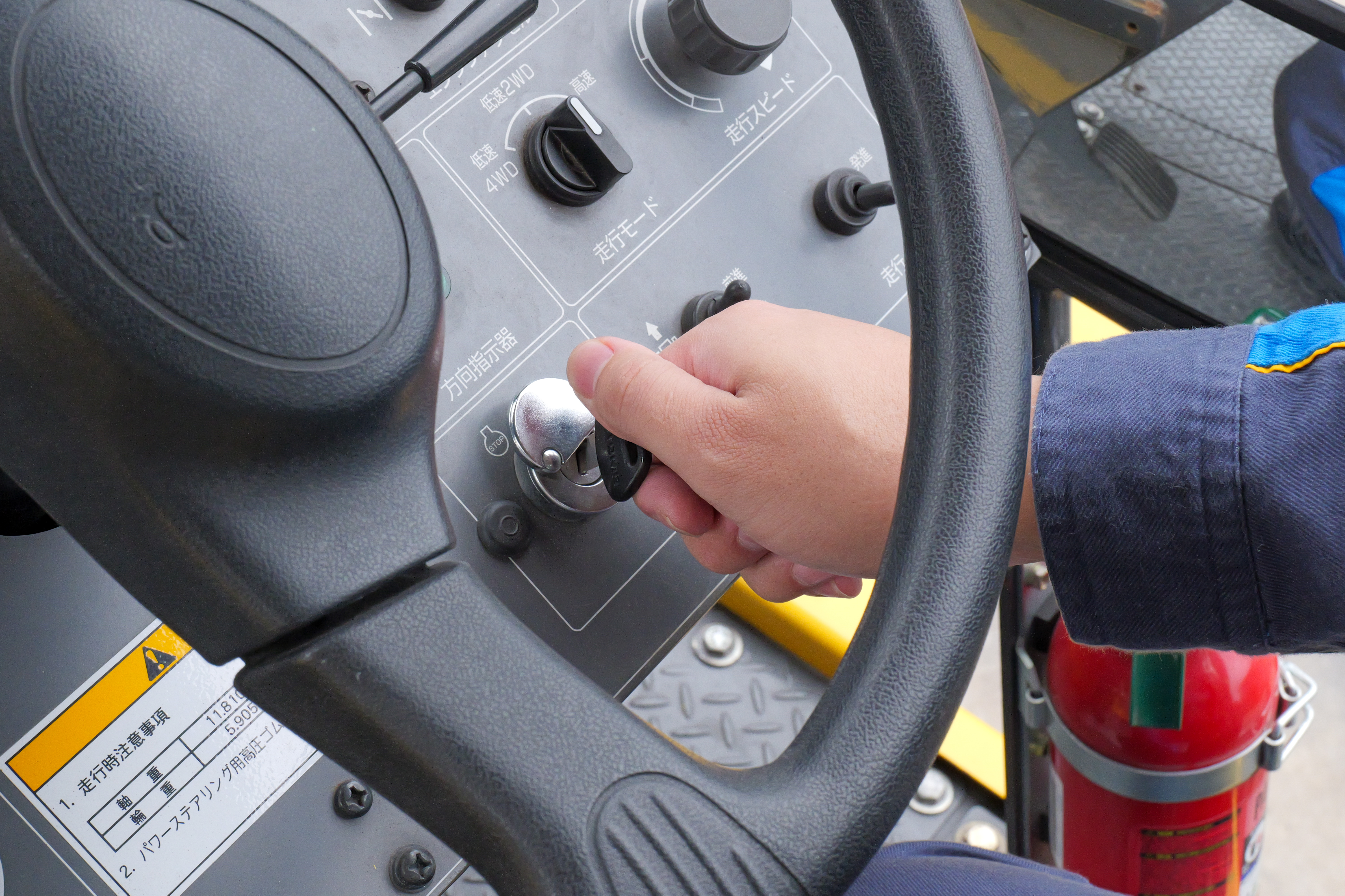 住友建機販売メンテナンス　照明灯