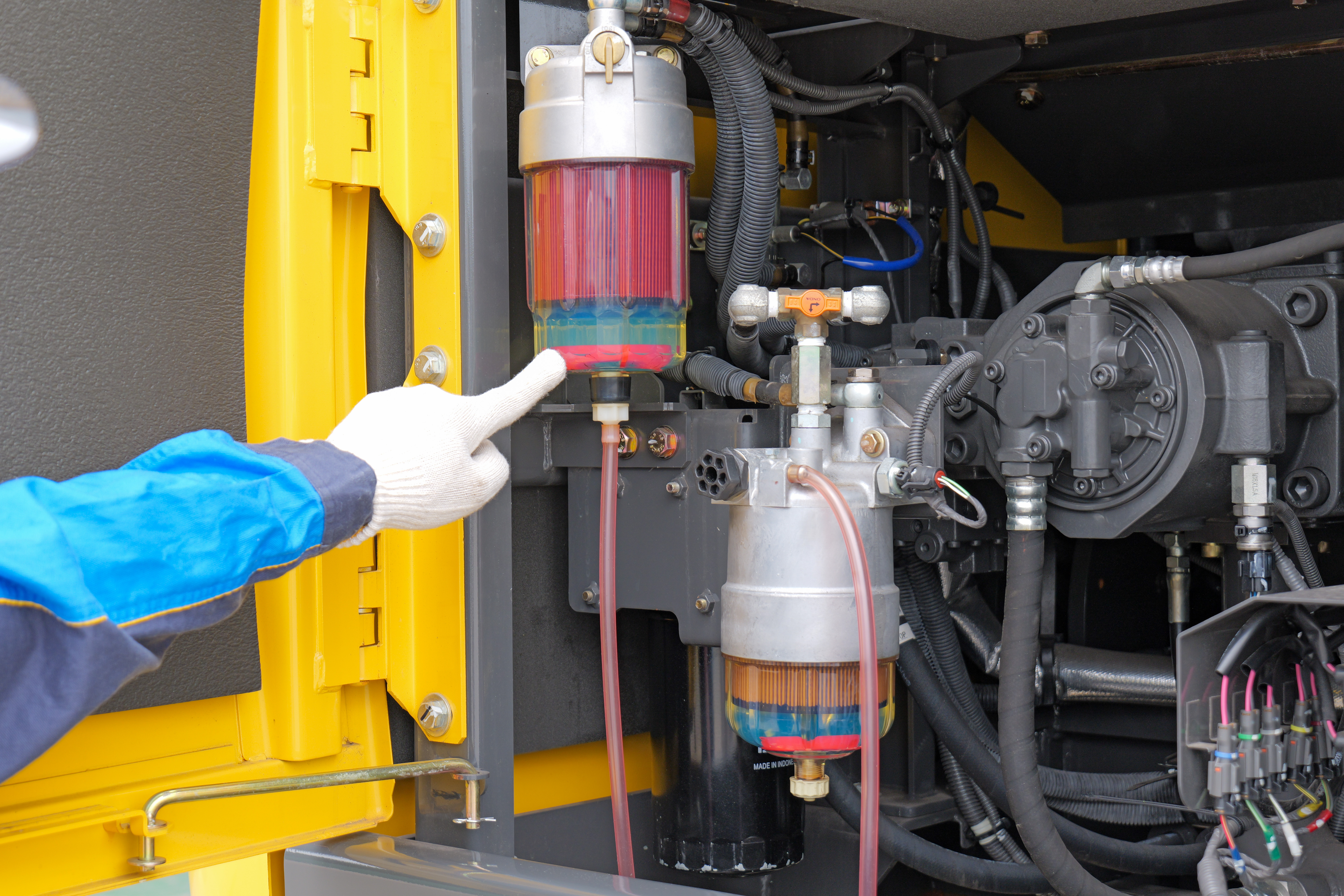 燃料フィルタの水抜き