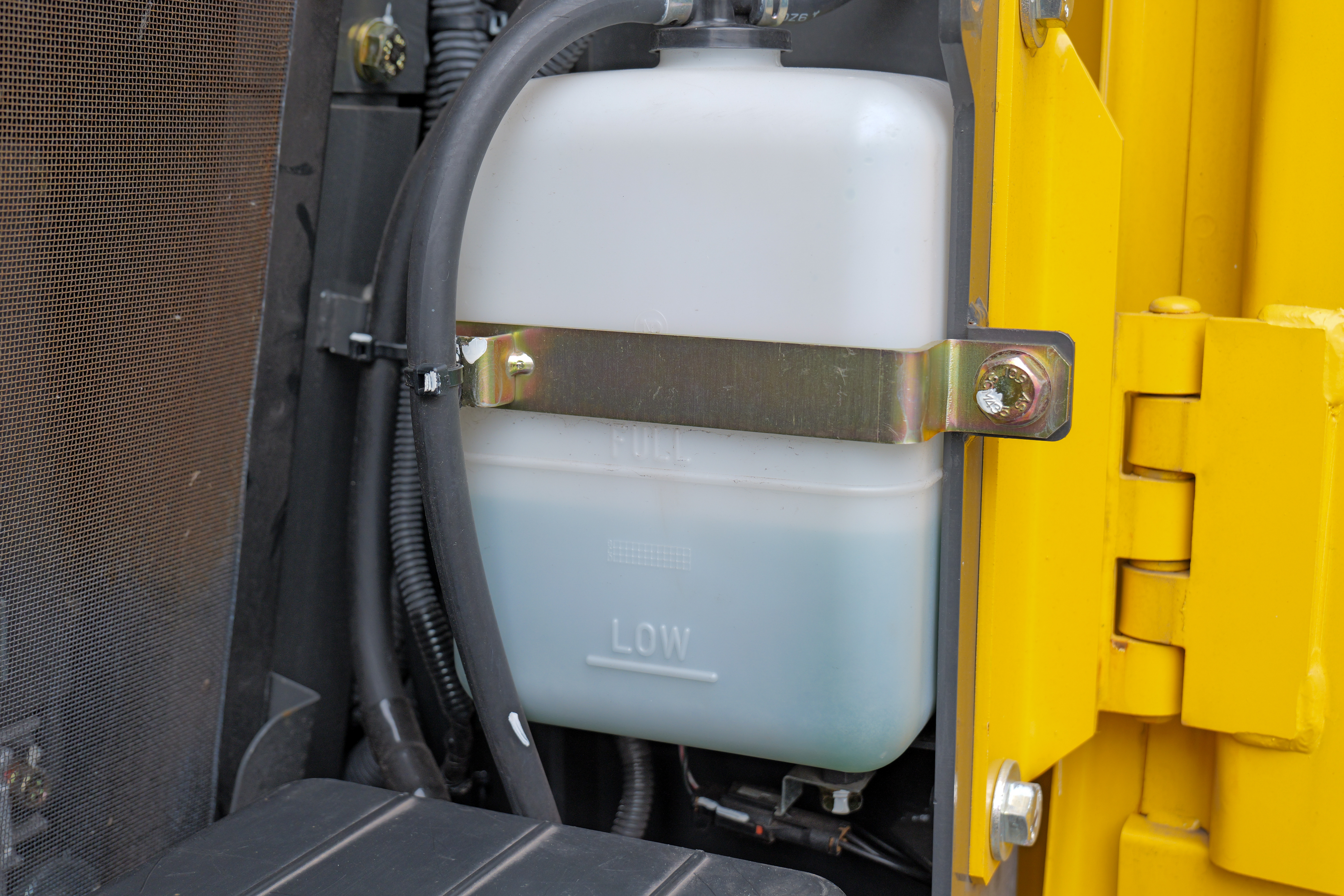 住友建機販売メンテナンス　冷却水量