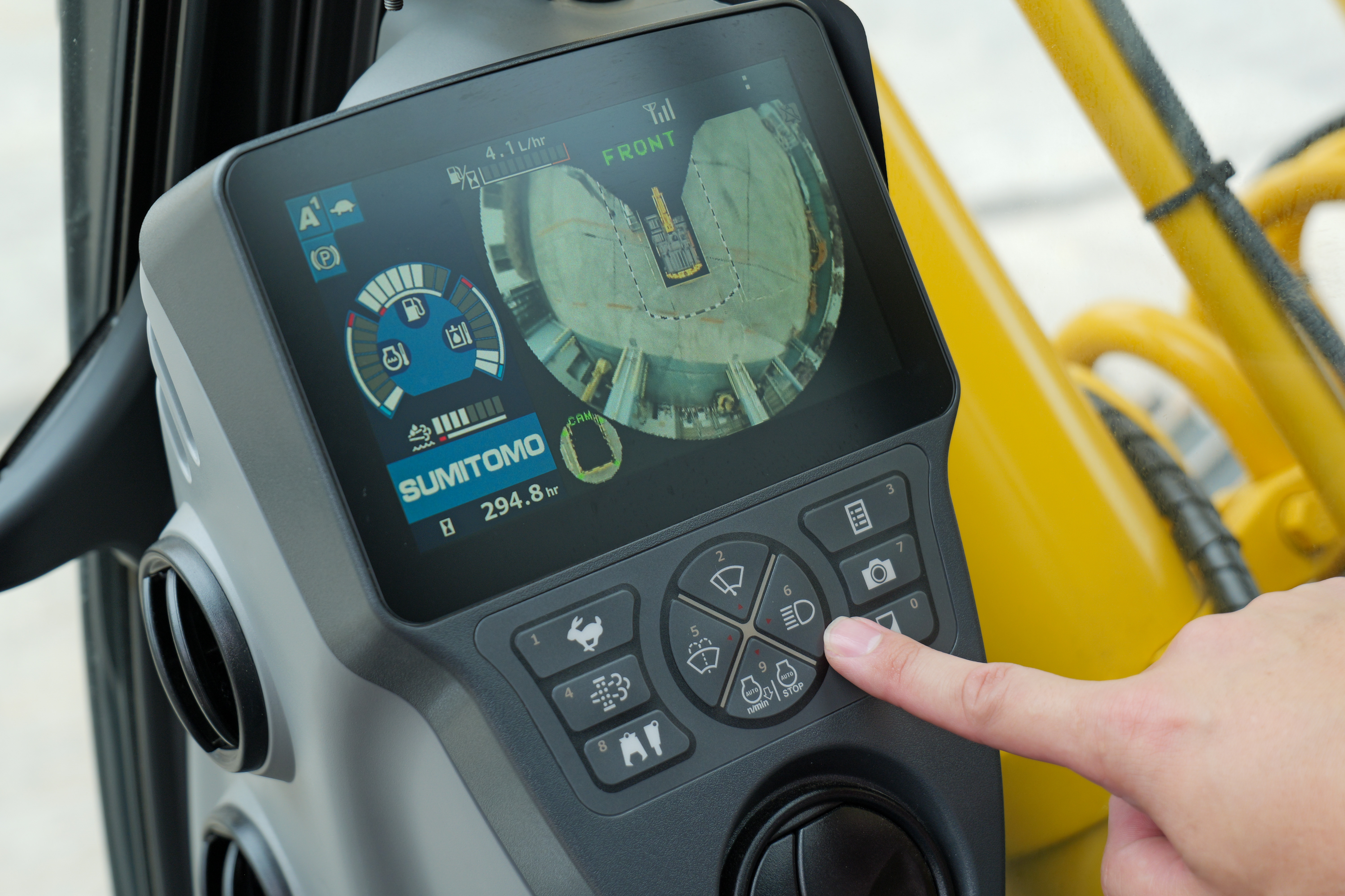 住友建機販売メンテナンス　照明灯